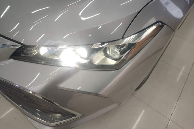 Used Toyota Avalon 2019 2.5L Ambition Version China VI Standard Left Front Headlight