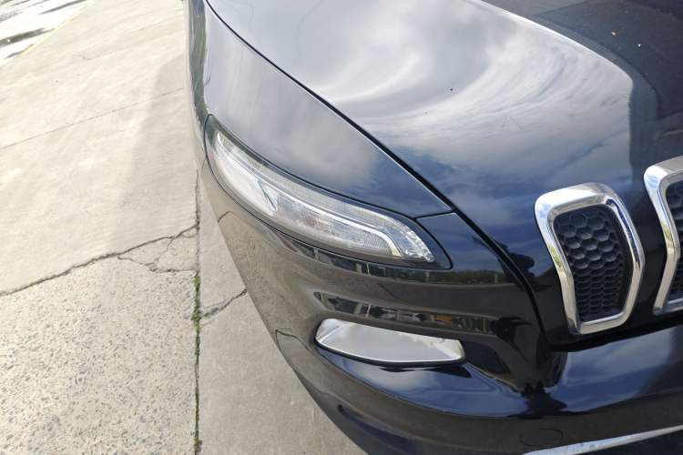 Used Jeep Cherokee 2017 2.0L Superior Edition
