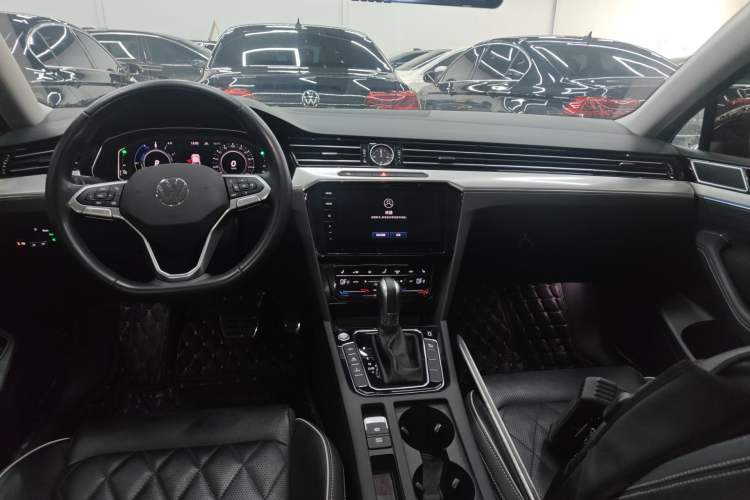 Used Volkswagen Magotan GTE Plug-in Hybrid 2022 GTE Luxury Model Center Console