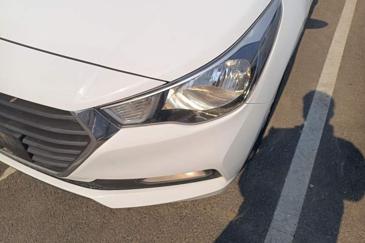 Used Hyundai Verna (new generation) 2016 1.4L Manual Cool Edition GLS Left Front Headlight