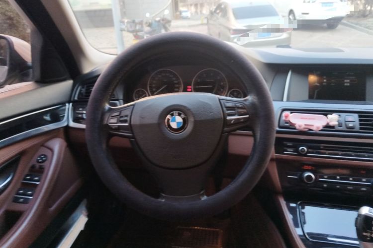 Used BMW 5 Series 2014 520Li Elegant Model
