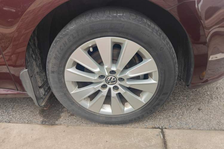 Used Volkswagen Lavida 2013 1.6L Automatic Comfort Edition
