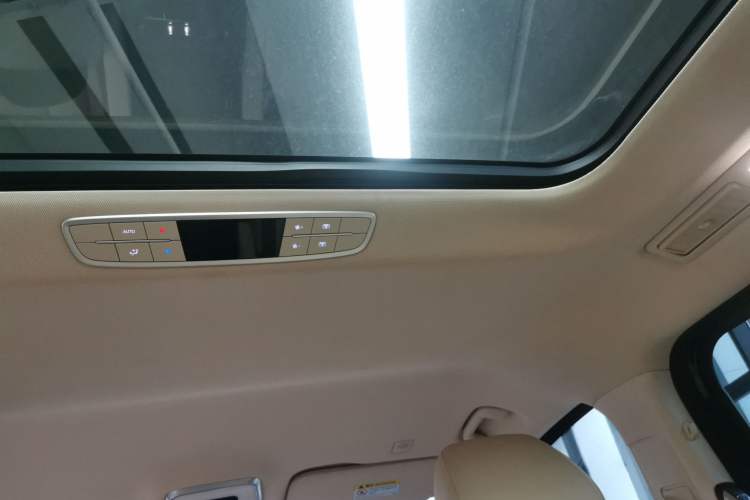 Used Bestune M9 2023 2.0T Prestige Edition
