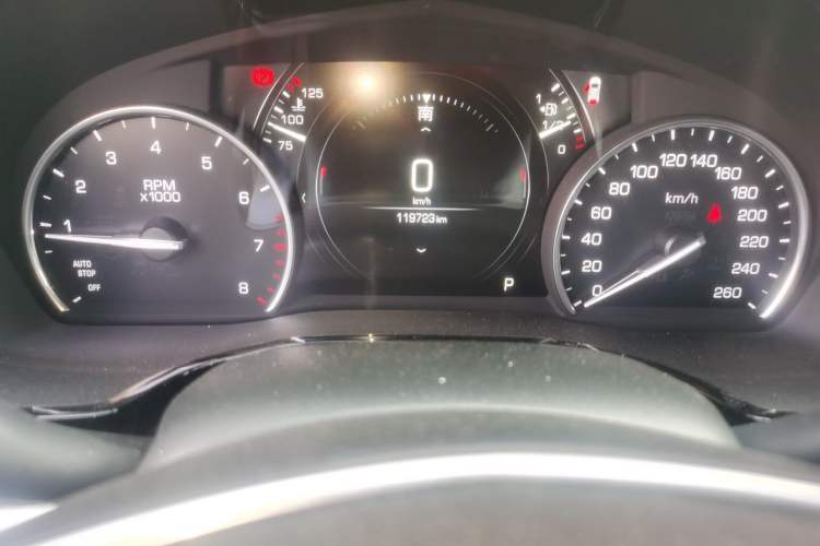 Used Cadillac XT5 2018 25T Luxury Model