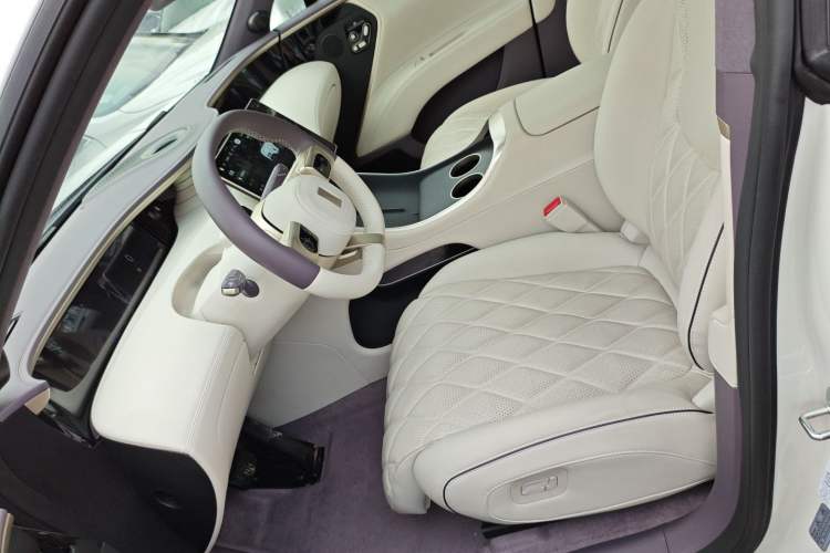 Used Avatr 11 2025 Max All-Electric Four-Wheel Drive Left Front Seat