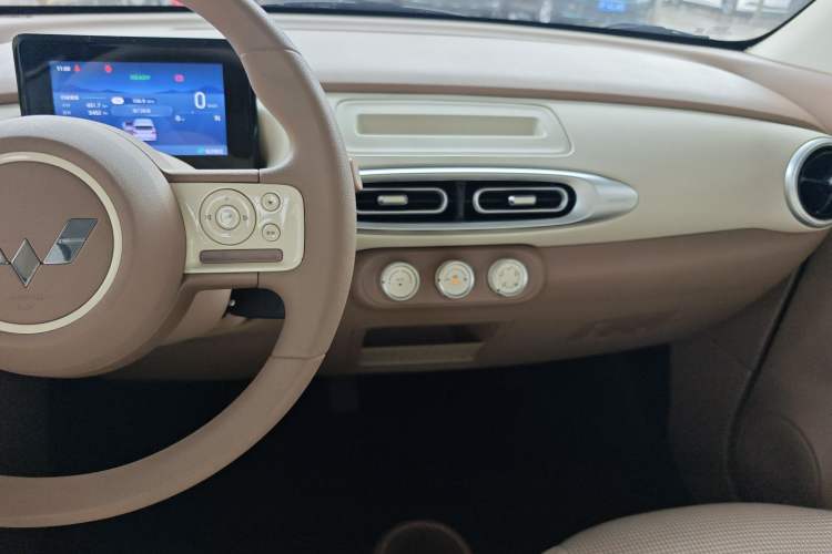 Used Wuling Hongguang MINIEV 2025 Four-Door Version Advanced Edition Audio And AC Panel