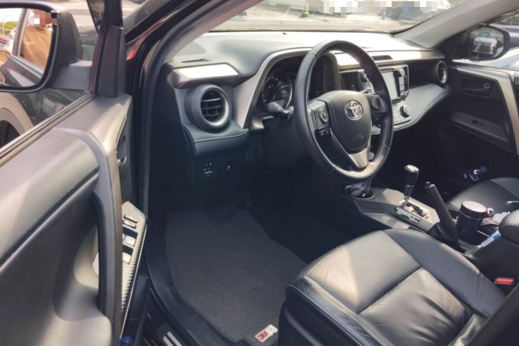 Used Toyota RAV4 2013 2.5L Automatic 4x4 Elite Edition Driver Seat