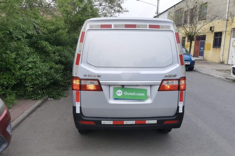 Used Jinbei Hiace X30 2020 1.5L Van Super-Enjoyment Model China VI Standard SWC15M
