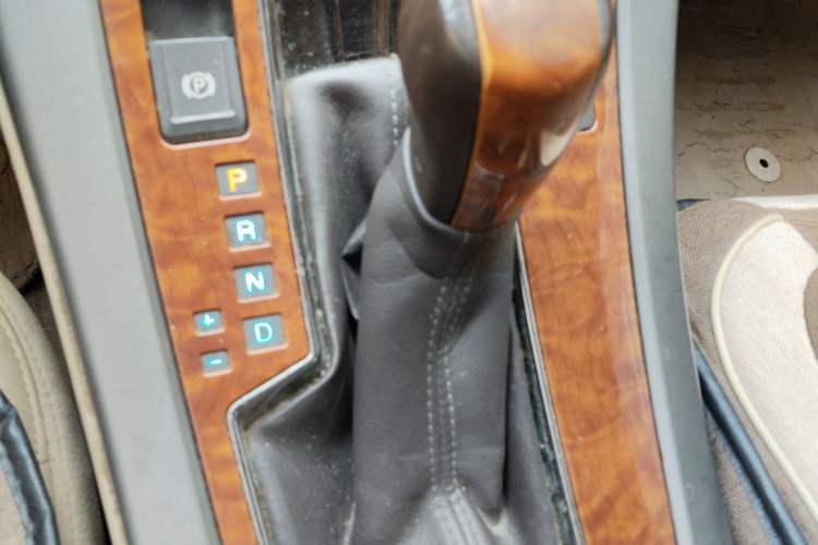 Used Buick LaCrosse 2012 2.4L SIDI Elegant Edition Gear Lever