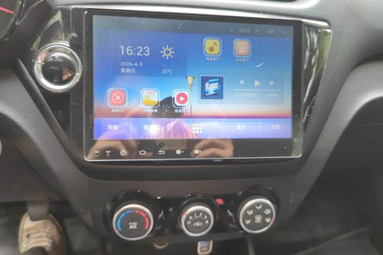 Used Kia K2 2015 Sedan 1.4L MT GLS