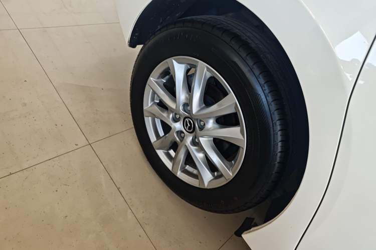 Used Mazda 3 Axela 2017 Sedan 1.5L Manual Comfort Model Emission Standard China V
