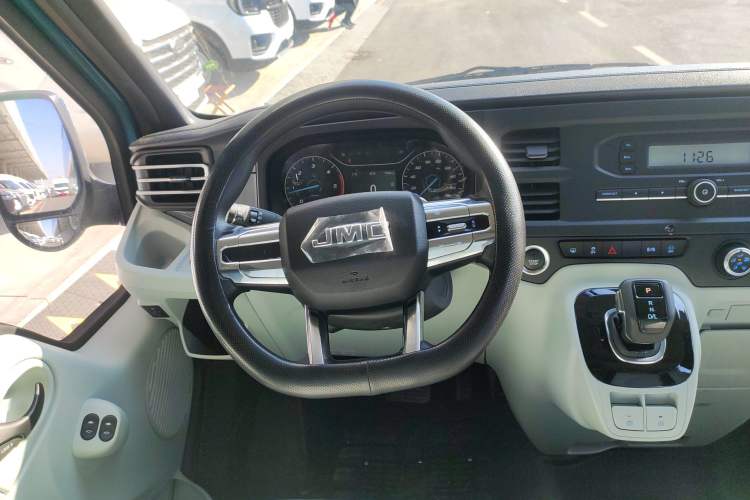 Used JMC Fushun 2025 2.0T 8AT Diesel Mid-Roof Mid-Height Commercial Multi-Purpose 7-Seater Passenger Vehicle