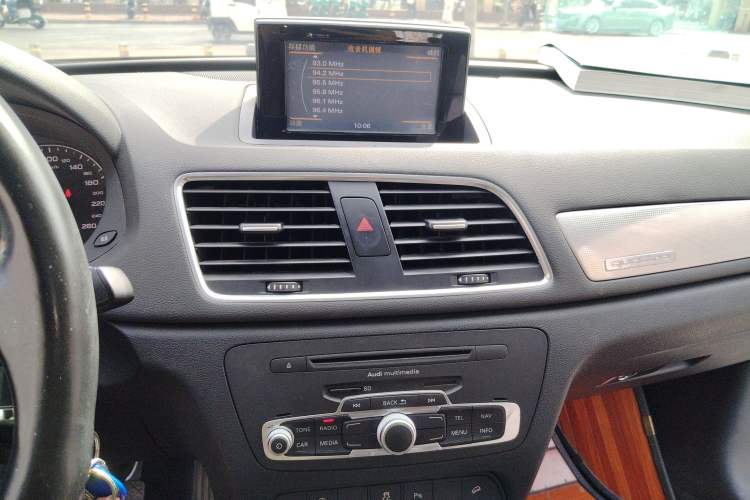 Used Audi Q3 2015 35 TFSI quattro Technology Edition
