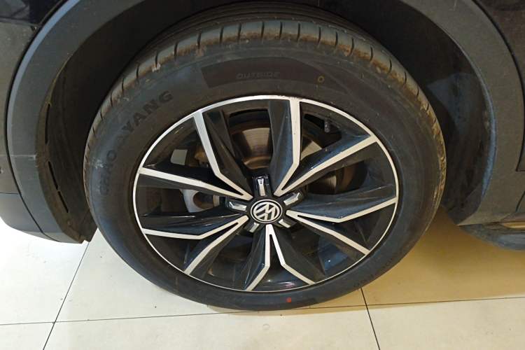 Used Volkswagen Tiguan L 2019 Revised 330TSI Automatic Two-Wheel Drive Smart & Luxury Edition China VI Standard Left Front Wheel Hub