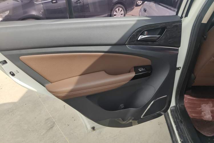 Used BYD S7 2016 2.0T Automatic Prestige Plus