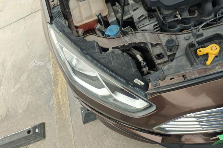 Used Ford Escort 2017 Happiness Edition 1.5L Automatic Fashion Version Right Front Headlight