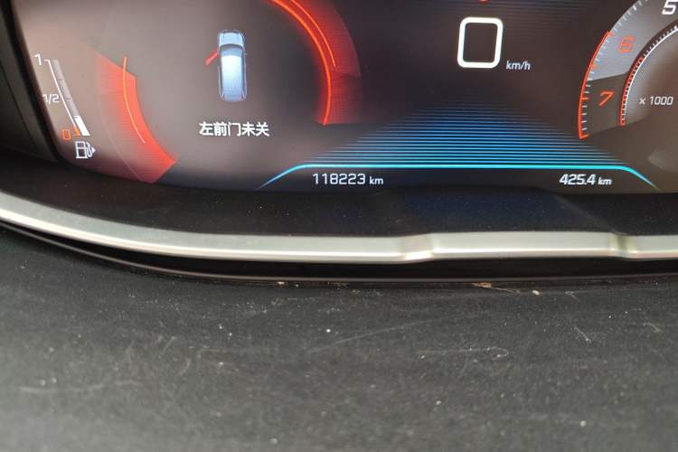 Used Peugeot 5008 2017 380THP 7-Seater Elite Edition Odometer Close Up