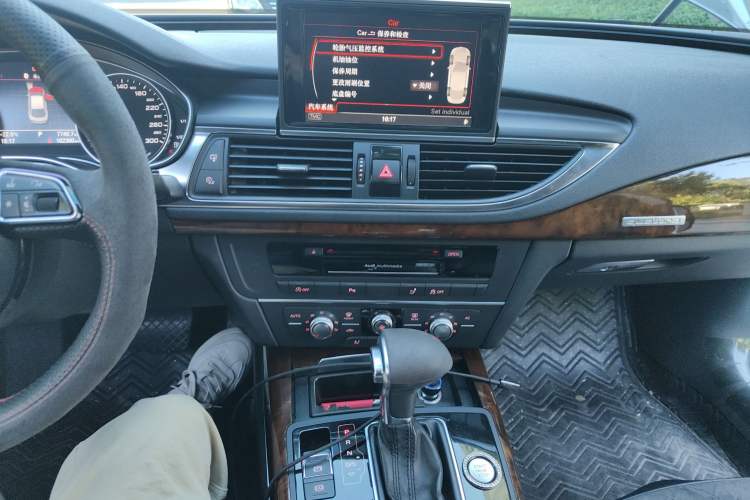 Used Audi A7 2012 3.0TFSI quattro Comfort Edition Audio And AC Panel