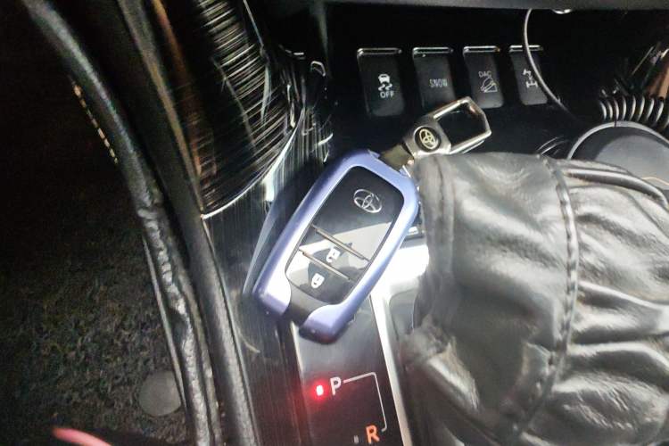 Used Toyota Highlander 2018 2.0T Four-Wheel Drive Luxury Version 7 Seats China VI Standard
