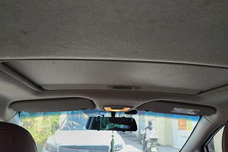 Used Chevrolet Sail 2013 Sedan 1.4L AMT Enjoy Edition Headliner