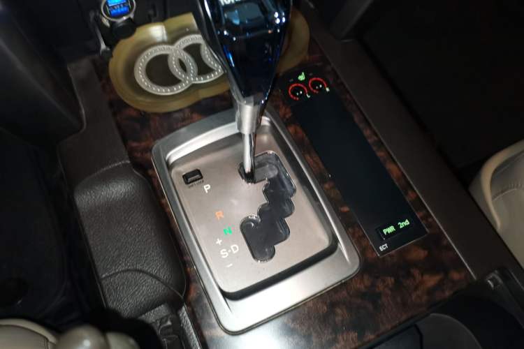 Used Toyota Land Cruiser 2010 4.0L Automatic VX
