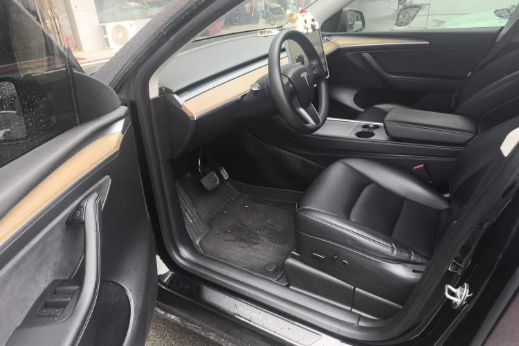 Used Tesla Model Y 2022 Rear-Wheel-Drive Version