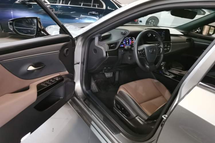 Used Lexus ES 2021 200 Excellence Edition