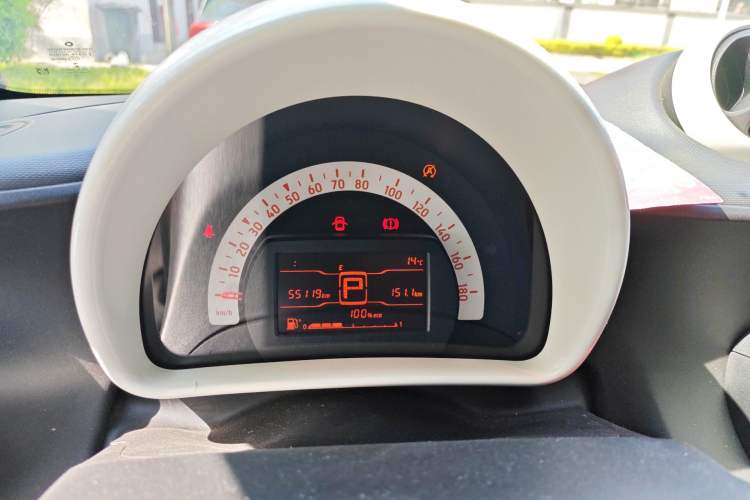 Used smart fortwo 2015 1.0L 52 kW hardtop Dynamic version
