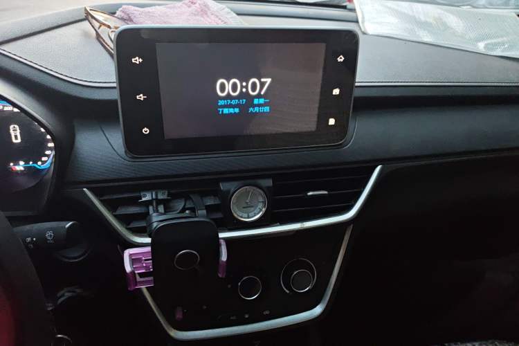 Used Wuling Hongguang S3 2018 1.5L Manual Comfort Model China V Standard Audio And AC Panel