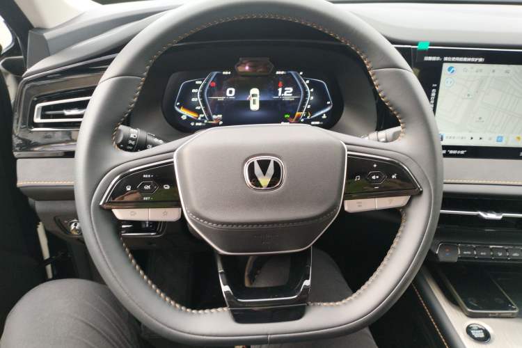 Used Changan X7 PLUS 2024 1.5T Automatic Luxury 7-Seater
