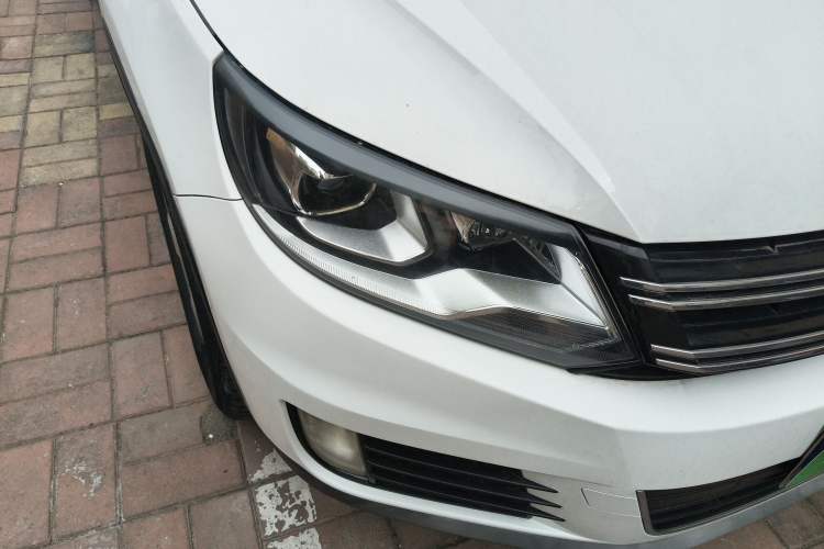 Used Volkswagen Tiguan 2013 1.8 TSI Automatic Two-Wheel Drive Comfort Edition Right Front Headlight