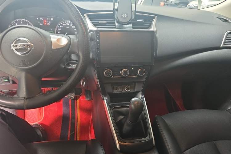 Used Nissan Sylphy 2019 Classic 1.6 XL Manual Luxury Edition Center Console