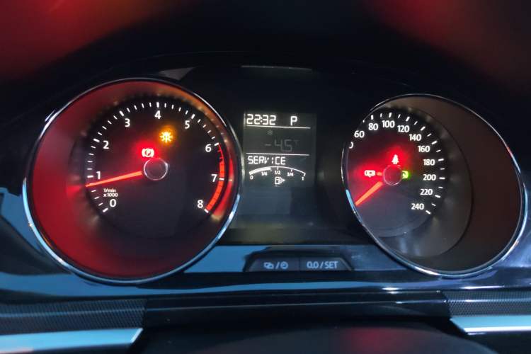 Used Volkswagen C-TREK 2018 230TSI DSG Luxury Version
