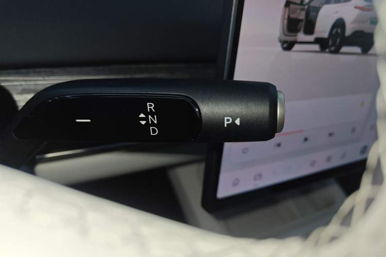 Used ONVO L60 2024 60 kWh Rear-Drive Version