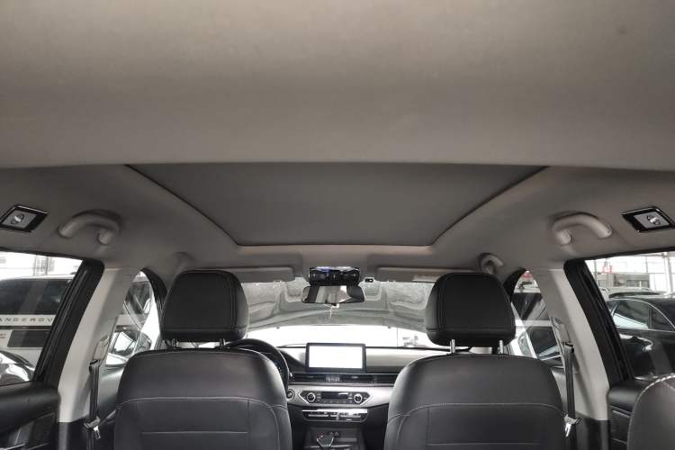 Used JETOUR X70S 2023 1.5T DCT Glory Edition 5-seater
