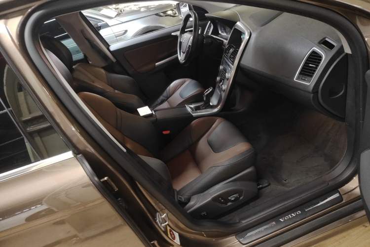 Used Volvo XC60 2017 T5 AWD Smart Range Edition Right Front Seat