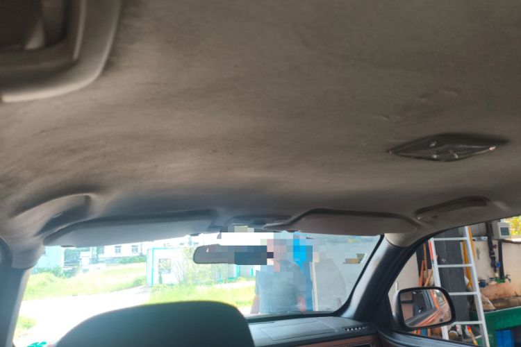 Used Higer Longwei 2015 2.8T Diesel Manual Two-Wheel Drive Big Double Classic Edition JE493
