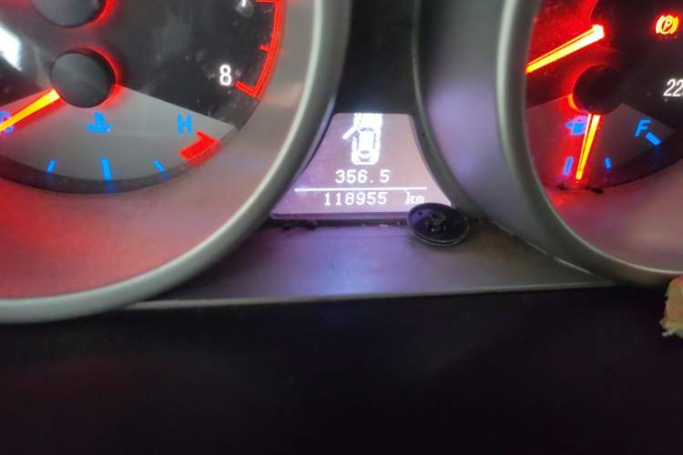 Used Geely Auto SX7 2013 1.8L Manual Luxury Model
