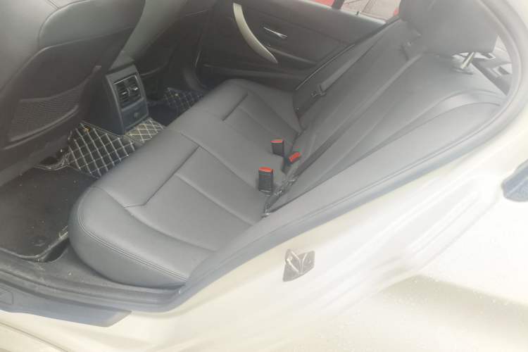 Used BMW 3 Series 2016 320i Fashion Model Left Rear Seat