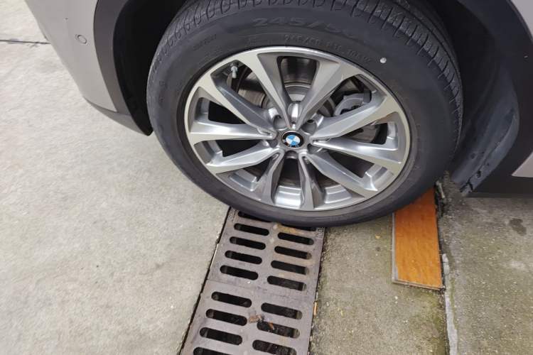 Used BMW X3 2020 xDrive25i Luxury Package Exterior 4