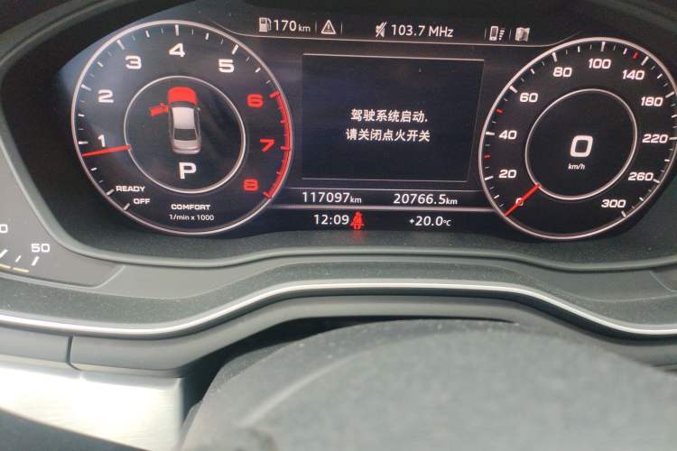 Used Audi A4L 2018 30th Anniversary Edition 40 TFSI Fashion Model Odometer Close Up