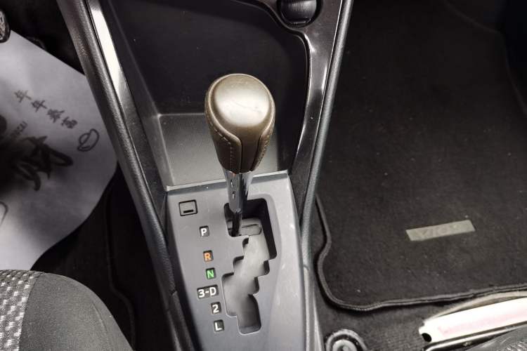 Used Toyota Vios 2014 1.3L Automatic Standard Edition Gear Lever
