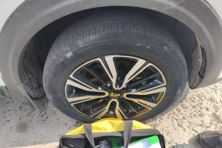 Used Kia kx1 Stonic 2021 1.4L CVT Fun & Sunroof Model