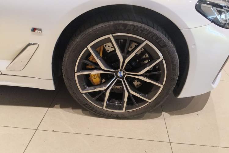 Used BMW 5 Series 2021 Facelifted 530Li Leading Edition M Sport Package
