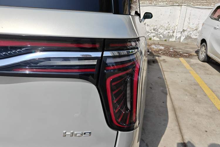 Used Hongqi HQ9 2023 2.0T Smart Connect Flagship Edition Right Rear Taillight