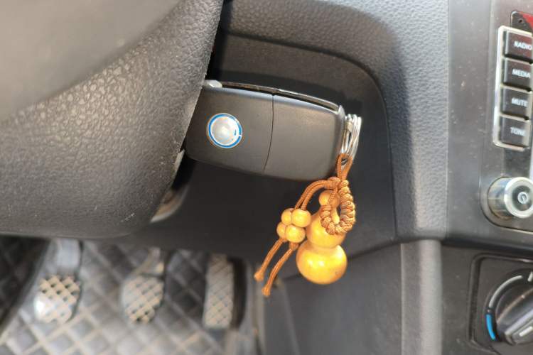 Used Volkswagen Santana 2015 1.6L Manual Fashion Edition Vehicle Key