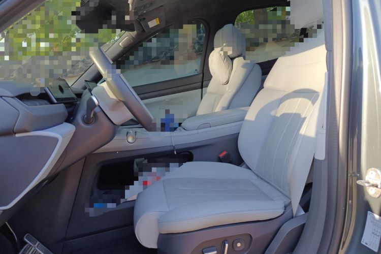 Used Nio ES8 2024 75 kWh Executive Edition Left Front Seat