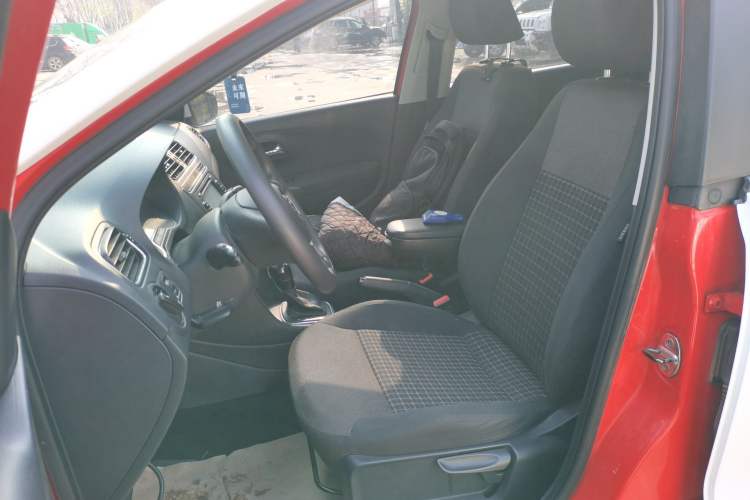 Used Volkswagen Polo 2014 1.6L Automatic Comfort Edition Left Front Seat