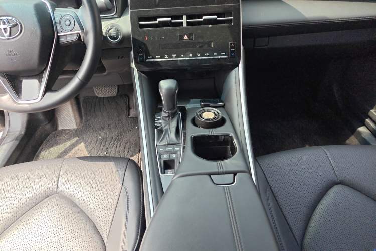 Used Toyota Avalon 2023 2.5L Luxury Edition Gear Lever