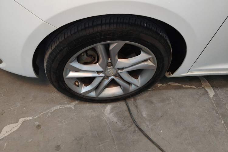 Used Geely Auto Emgrand GL 2017 1.3T DCT Luxury Model Left Front Wheel Hub